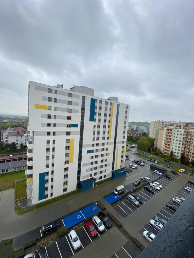 ז'שוב Apartamenty Magia Z Bezplatnym Parkingiem I Klimatyzacja מראה חיצוני תמונה